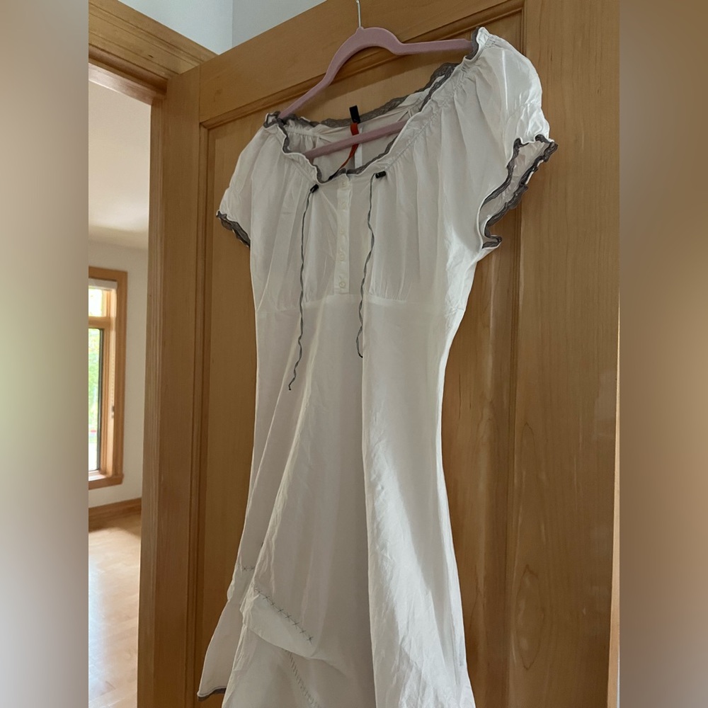 Vintage Cop Copine White dress with Lace Detail